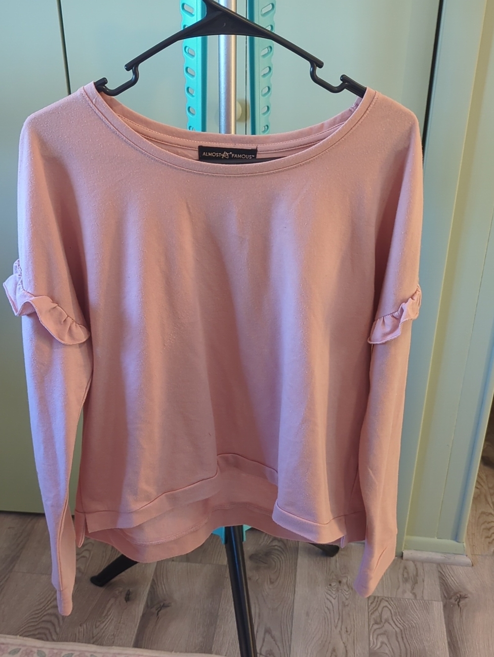 Almost Famous Light Pink Ruffle-Sleeve Sweatshirt